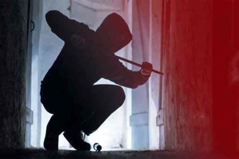 Rewa News: रीवा में दो बड़ी डकैती का रहस्य,  अनसुलझा पुलिस जांच पर सवाल