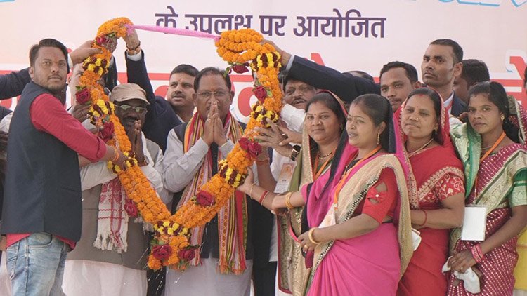 CG News: गौरा पूजा महोत्सव में मुख्यमंत्री साय की घोषणाएं, आदिवासी विकास पर जोर