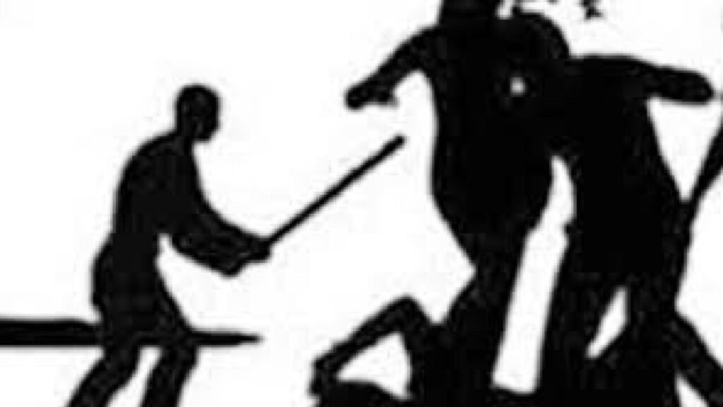 Rewa News: रीवा में नाबालिग को उल्टा लटकाकर बेरहमी से पीटने का वीडियो वायरल