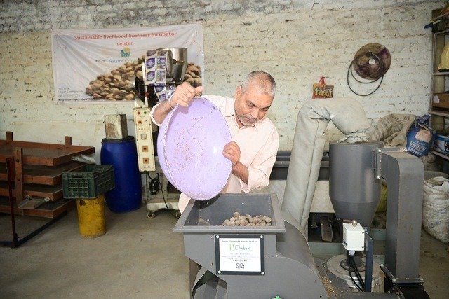 CG News: PMFME योजना से आत्मनिर्भर बने प्रदीप देशपांडे, लघुवनोपज से बदली ज़िंदगी