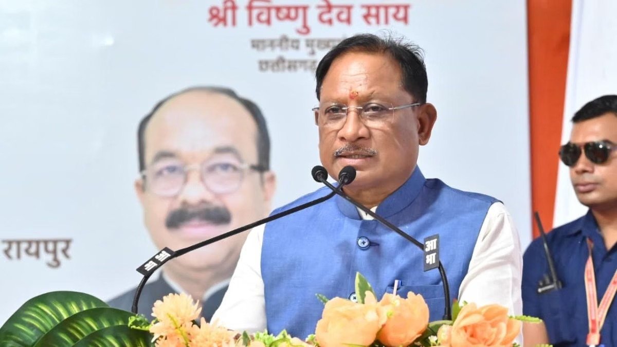 CG News: सीएम साय ने अधिकारियों को दी स्पष्ट चेतावनी, सरकारी कार्यों में पारदर्शिता से समझौता नहीं