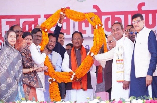 CG News: मुख्यमंत्री साय ने गुण्डरदेही में विकास कार्यों का किया उद्घाटन