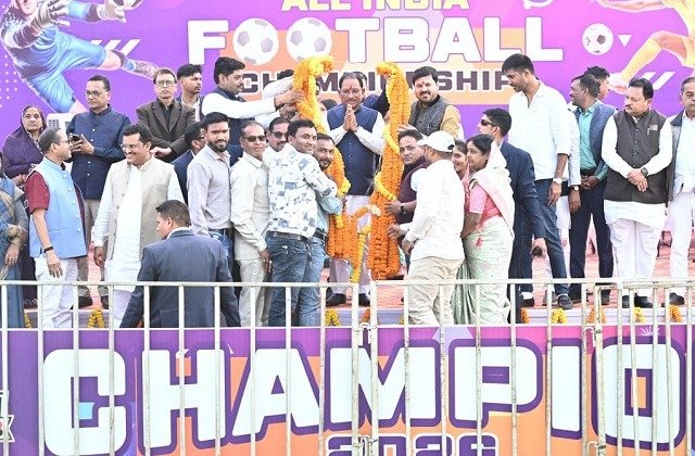 CG News: खरोरा में सीएम ट्रॉफी फुटबॉल चैंपियनशिप का भव्य समापन, मुख्यमंत्री ने की बड़ी घोषणाएं