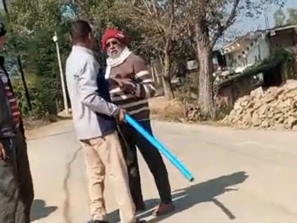 Satna News: सतना में जमीन विवाद, मदद मांगने वाले किसान को पुलिस ने पीटा