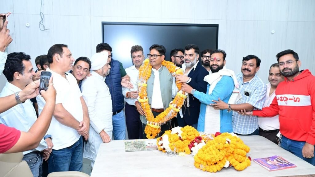 CG News: रियल एस्टेट संगठनों ने किया वित्त मंत्री ओ.पी. चौधरी का सम्मान, भूमि गाइडलाइन संशोधन पर जताया आभार