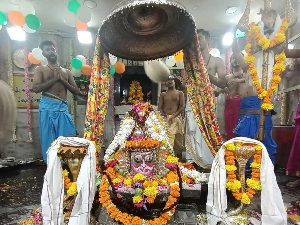 MP News: महाकाल की तर्ज पर भस्म आरती, अखंड ज्योति से जगमग श्री काले महादेव