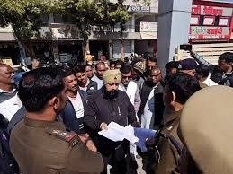 Mauganj News: एक महीने से सार्वजनिक जीवन से दूर मऊगंज विधायक, कांग्रेस ने उठाए सवाल