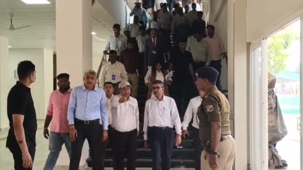 CG News: जगदलपुर–किरंदुल रेललाइन दोहरीकरण में तेजी, जीएम ने किया कार्य का निरीक्षण