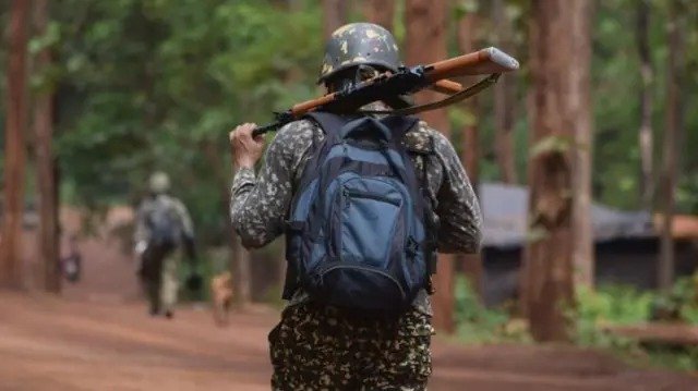 CG News: बस्तर में नक्सल महासचिव देवजी का आत्मसमर्पण, नक्सलवाद पर बड़ा झटका