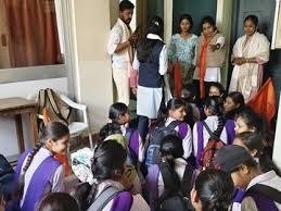 Rewa News: रीवा शासकीय कन्या महाविद्यालय में ABVP का प्रदर्शन, अव्यवस्थाओं पर सौंपा ज्ञापन