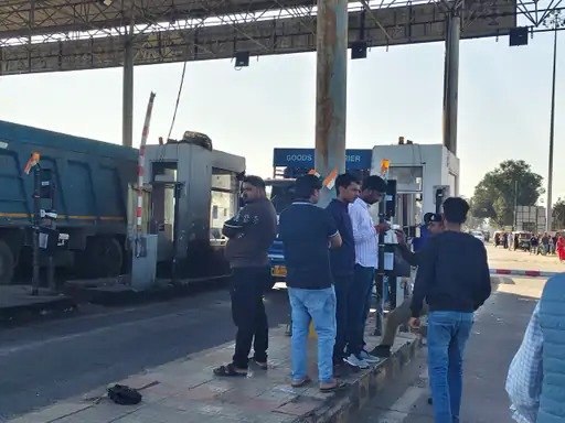 Sidhi News: सोनबरसा टोल प्लाजा पर सख्त कार्रवाई, 200 से ज्यादा चालान