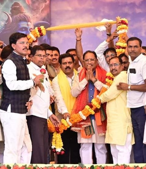 CG News: नवरात्रि पर रुद्र महायज्ञ में शामिल हुए CM विष्णु देव साय, प्रदेश की समृद्धि के लिए की प्रार्थना