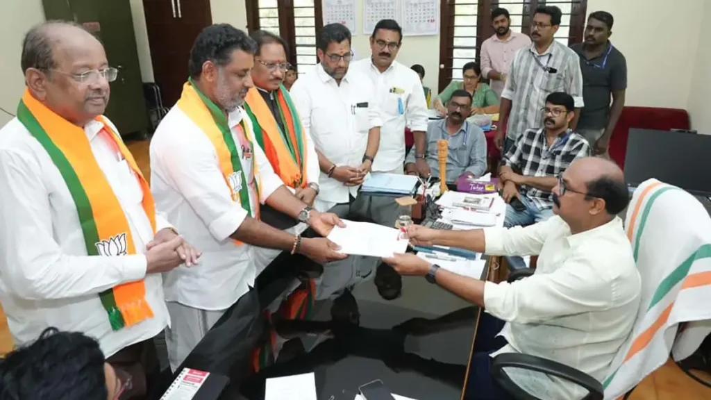 CG News: केरल दौरे पर CM विष्णु देव साय, कोची में BJP प्रत्याशी के नामांकन में हुए शामिल