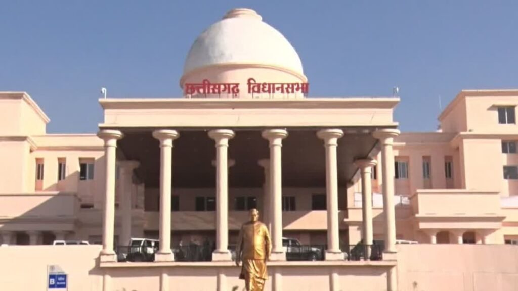 CG News: छत्तीसगढ़ विधानसभा में स्वास्थ्य, चिकित्सा शिक्षा और पिछड़ा वर्ग विकास के लिए 6976 करोड़ का बजट पास