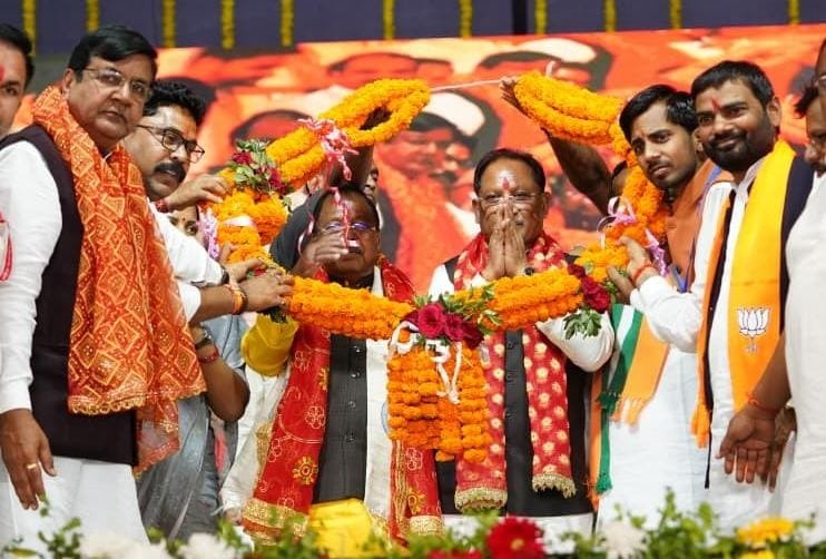 CG News: चैत्र नवरात्रि पर कुदरगढ़ धाम पहुंचे CM विष्णु देव साय, 185 करोड़ के विकास कार्यों का शुभारंभ