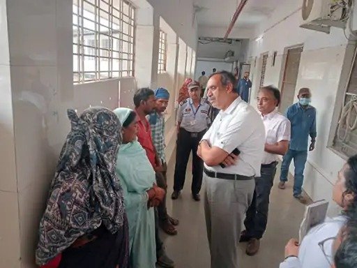 Sidhi News: सीधी जिला अस्पताल का निरीक्षण, कलेक्टर विकास मिश्रा ने स्वास्थ्य व्यवस्थाओं सुधारने का किया आश्वासन