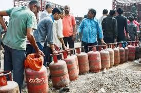 Satna News: सतना जिले में रसोई गैस संकट 33 हजार परिवारों की रसोई व्यवस्था प्रभावित