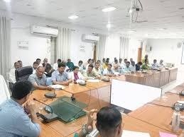 Sidhi News: सीएम हेल्पलाइन में लापरवाही पर 10 अधिकारियों की सैलरी कटी, कलेक्टर का सख्त एक्शन