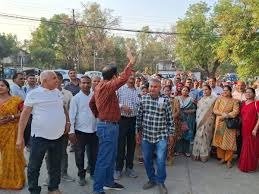 Rewa News: रीवा में TET अनिवार्यता के खिलाफ शिक्षकों का विरोध, कलेक्ट्रेट में सौंपा ज्ञापन