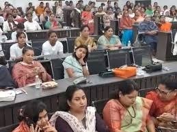 Satna News: सतना में महिला दिवस पर निबंध प्रतियोगिता और साइकिल रैली, महिलाओं को किया गया जागरूक