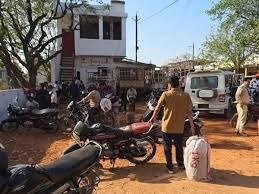 Rewa News: रीवा में गैस कमर्शियल सिलेंडर की किल्लत एजेंसियों के बाहर लंबी कतारें