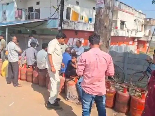 MP News: एमपी में LPG  सिलेंडर की मारामारी होटल-रेस्टॉरेंट संकट में, बाजार में बढ़ी कालाबाजारी