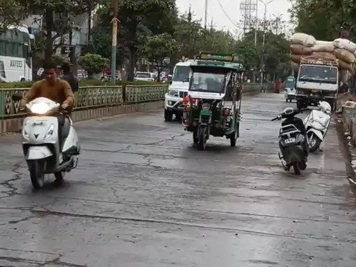 MP News: मध्य प्रदेश में मौसम में बदलाव, कई जिलों में बारिश और ओलावृष्टि