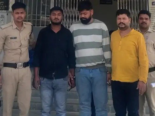 Satna News: सतना में घर में घुसकर रंगदारी वसूली की कोशिश, तीन बदमाश गिरफ्तार