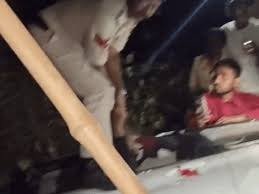 Rewa News: रीवा में बच्चा चोरी की अफवाह से हड़कंप, भीड़ ने पिता-पुत्र को घेरा और कार पलटी