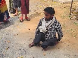 Sidhi News: सीधी में दिव्यांग युवक ने कलेक्टर से लगाई ट्राई साइकिल की गुहार, प्रशासन ने आश्वासन दिया