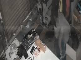 Satna News: सतना में कार डेकोरेशन दुकान में चोरी, सीसीटीवी में कैद हुआ नकाबपोश युवक