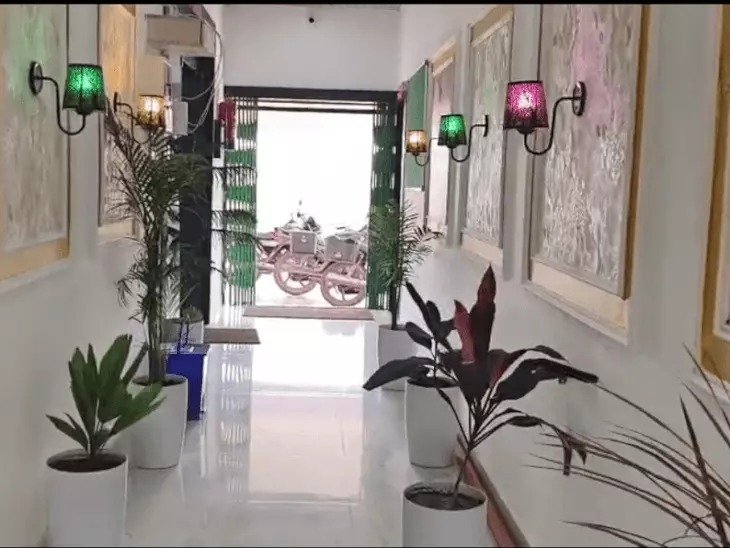 Satna News: सतना की अमिरती पंचायत ने पेश किया विकास का अनोखा मॉडल, आधुनिक भवन बना चर्चा का केंद्र