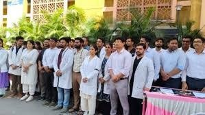 MP News: एमपी मे लंबित स्टाइपेंड संशोधन को लेकर जूनियर डॉक्टरों ने हड़ताल शुरू, ओपीडी और सामान्य ऑपरेशन प्रभावित