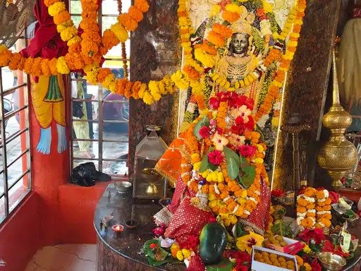 Sidhi News: सीधी में हनुमान जन्मोत्सव की धूम 300 साल पुराने मंदिर में उमड़ा आस्था का सैलाब