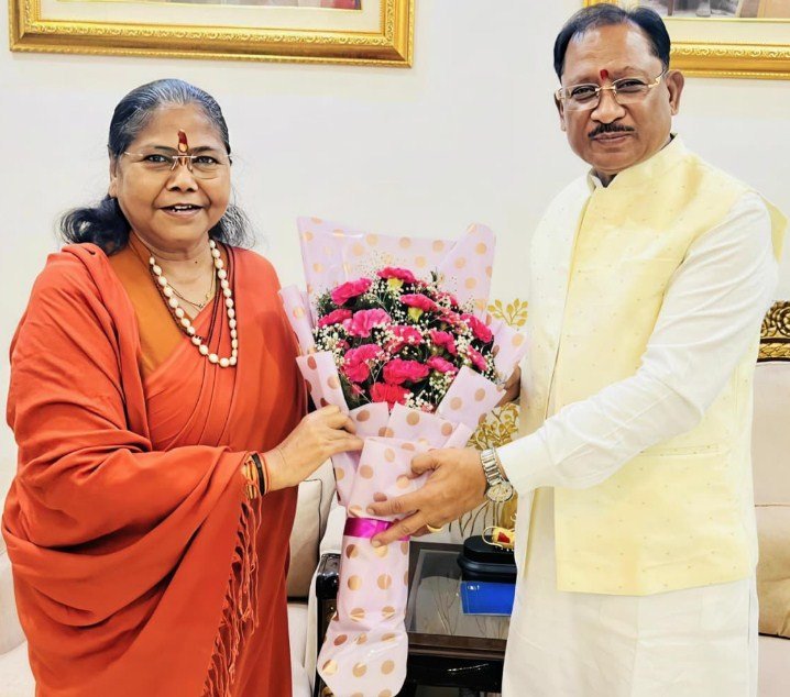 CG News: CM साय से साध्वी निरंजन ज्योति की मुलाकात, पिछड़ा वर्ग कल्याण पर हुई चर्चा